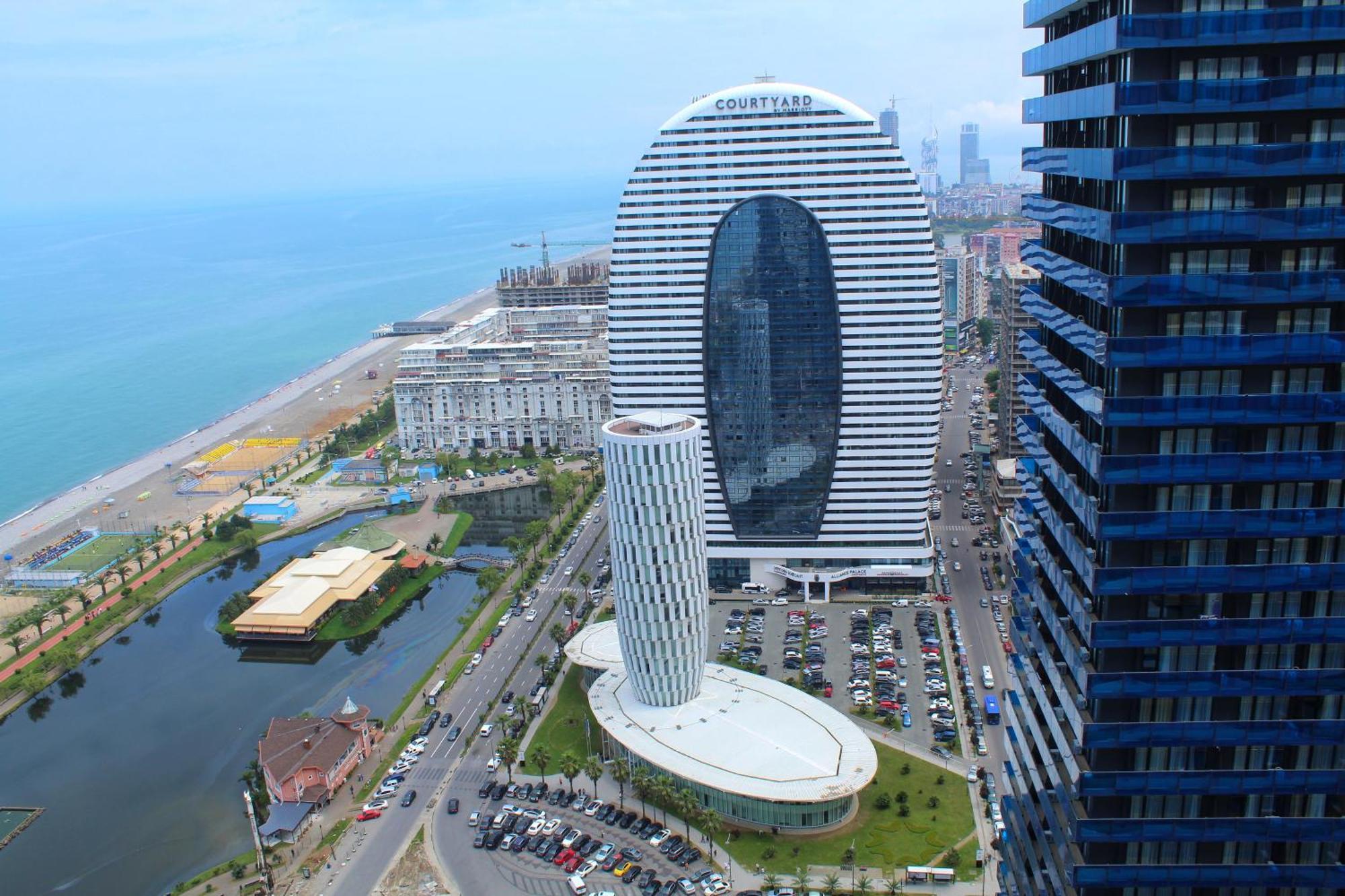 Best Location Apartments In Batoemi Buitenkant foto