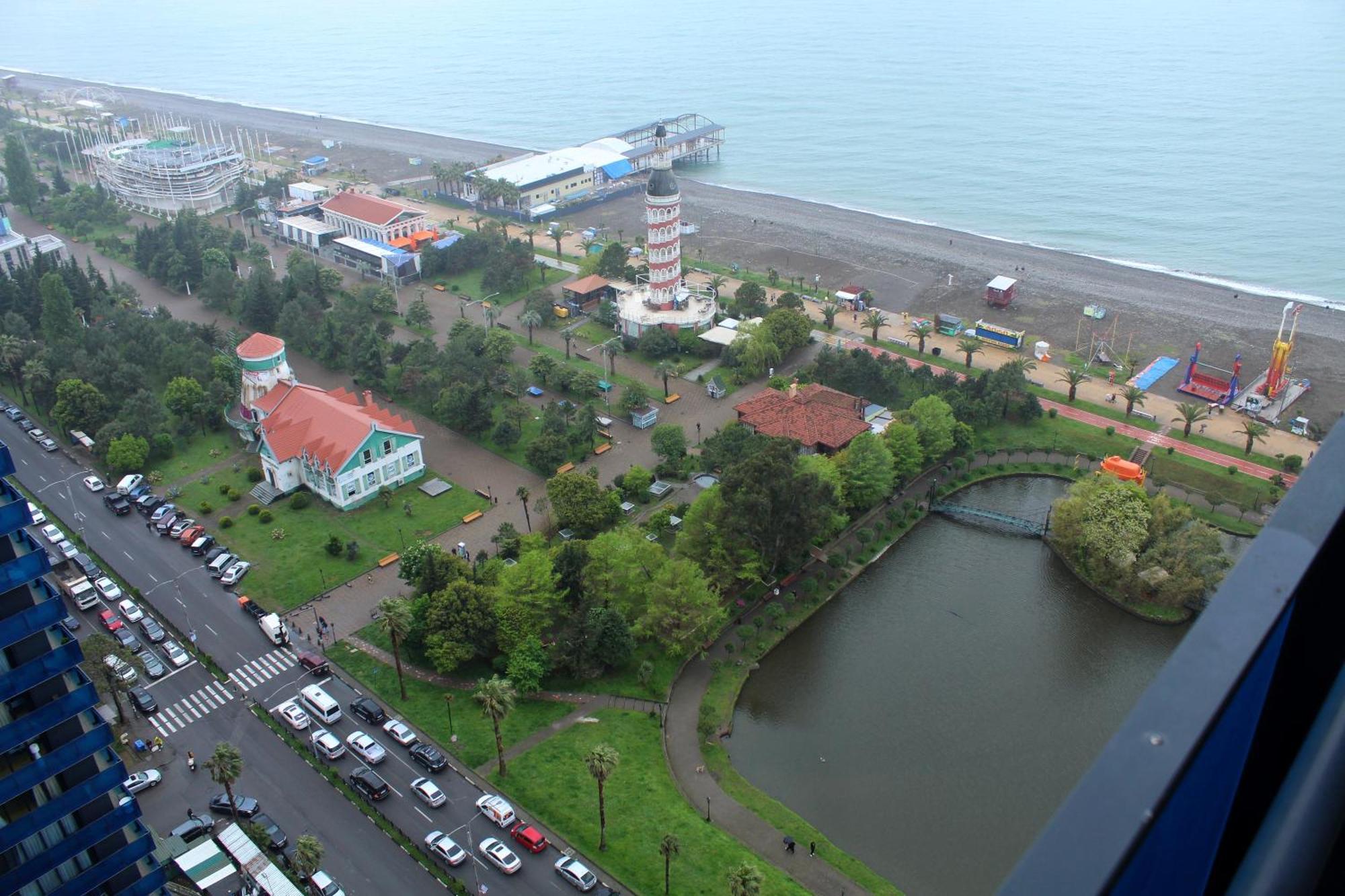 Best Location Apartments In Batoemi Buitenkant foto