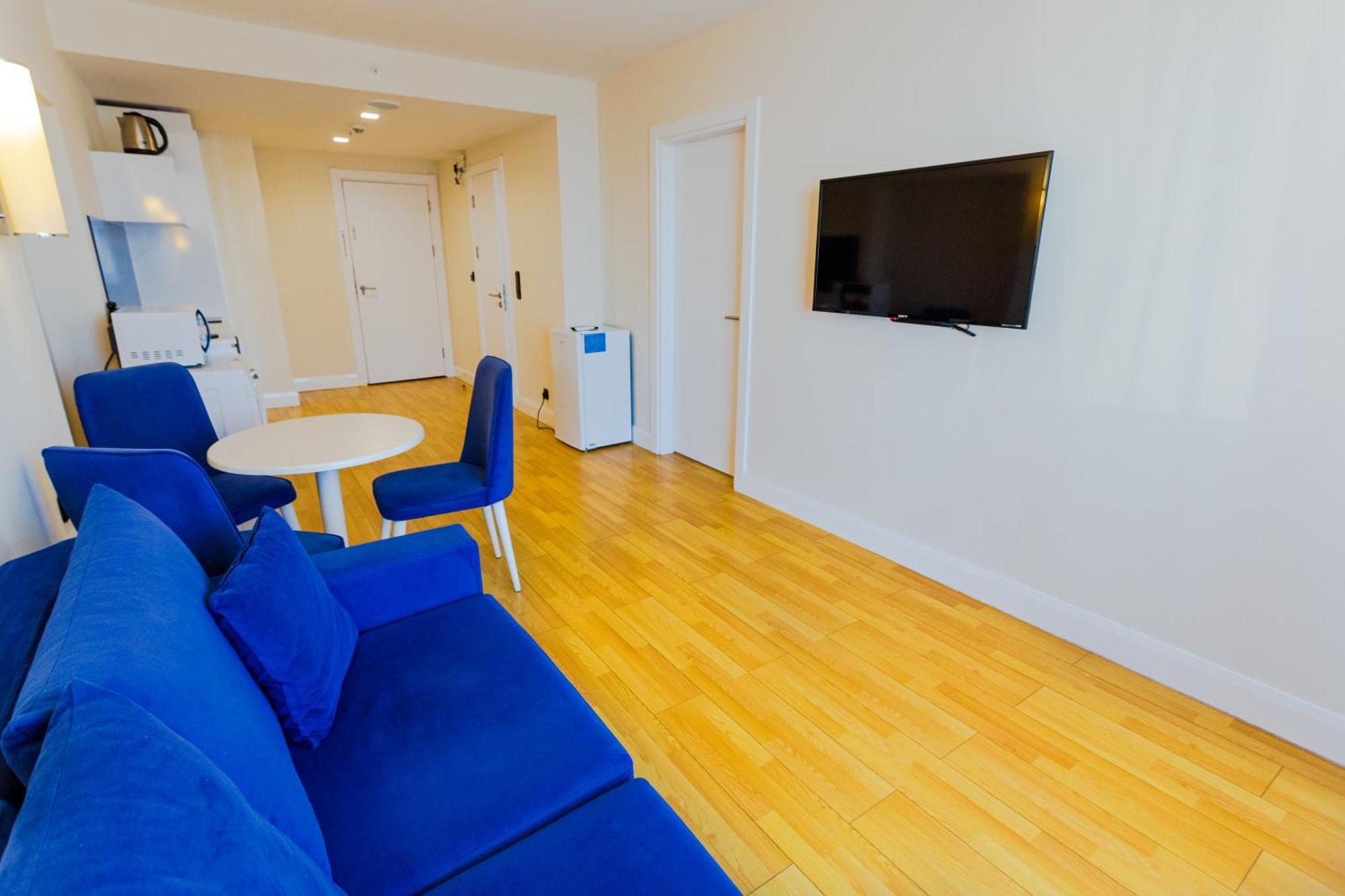 Best Location Apartments In Batoemi Buitenkant foto