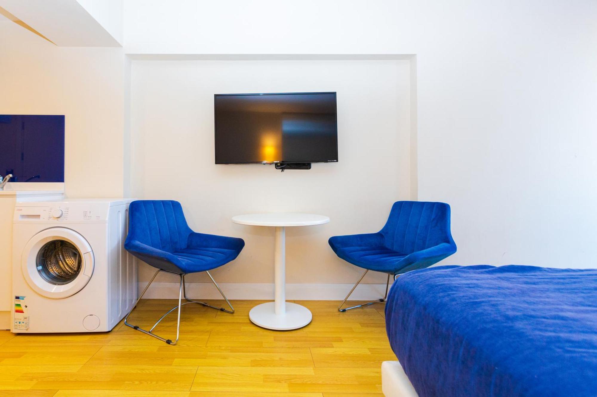 Best Location Apartments In Batoemi Buitenkant foto