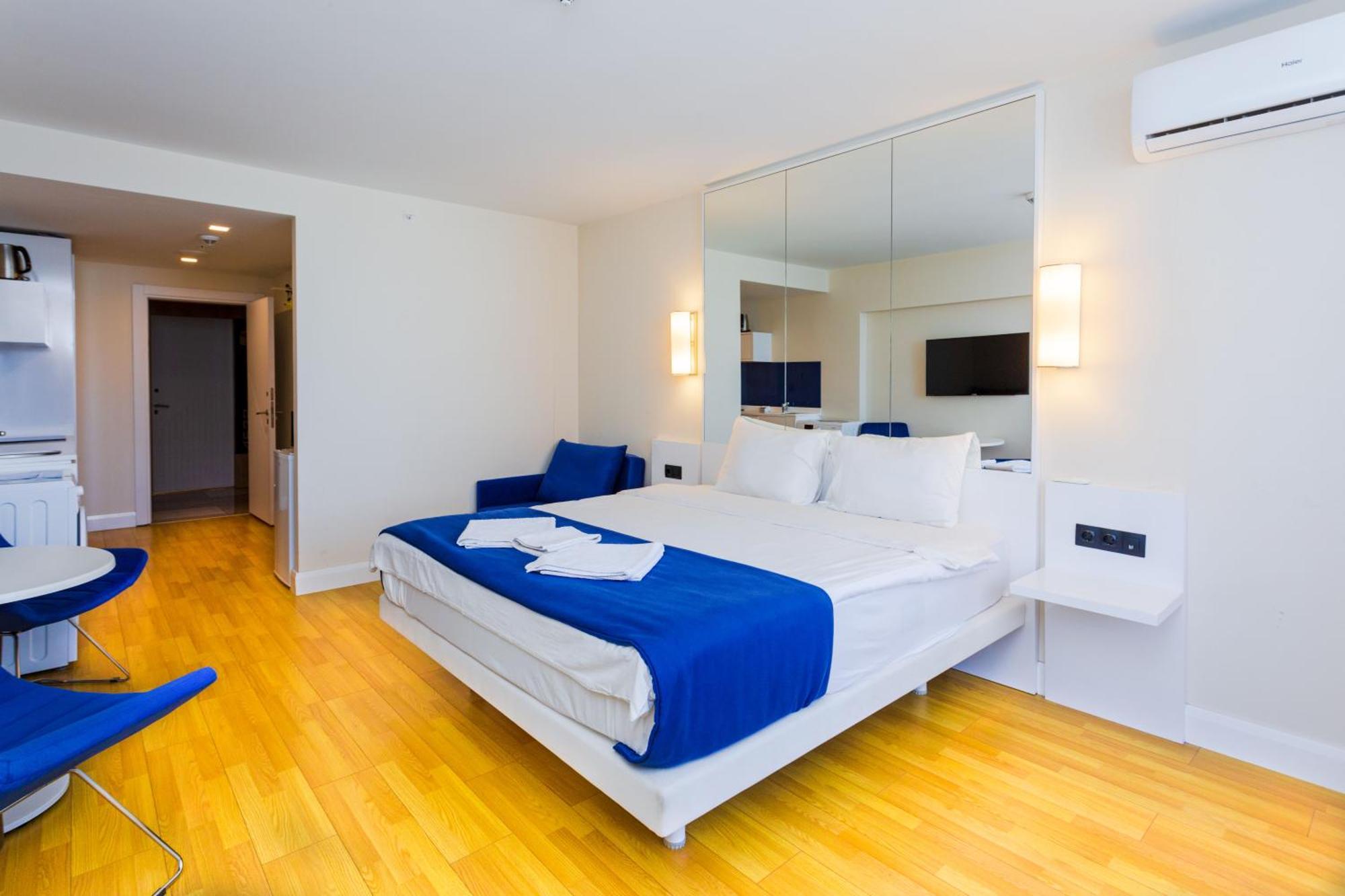 Best Location Apartments In Batoemi Buitenkant foto