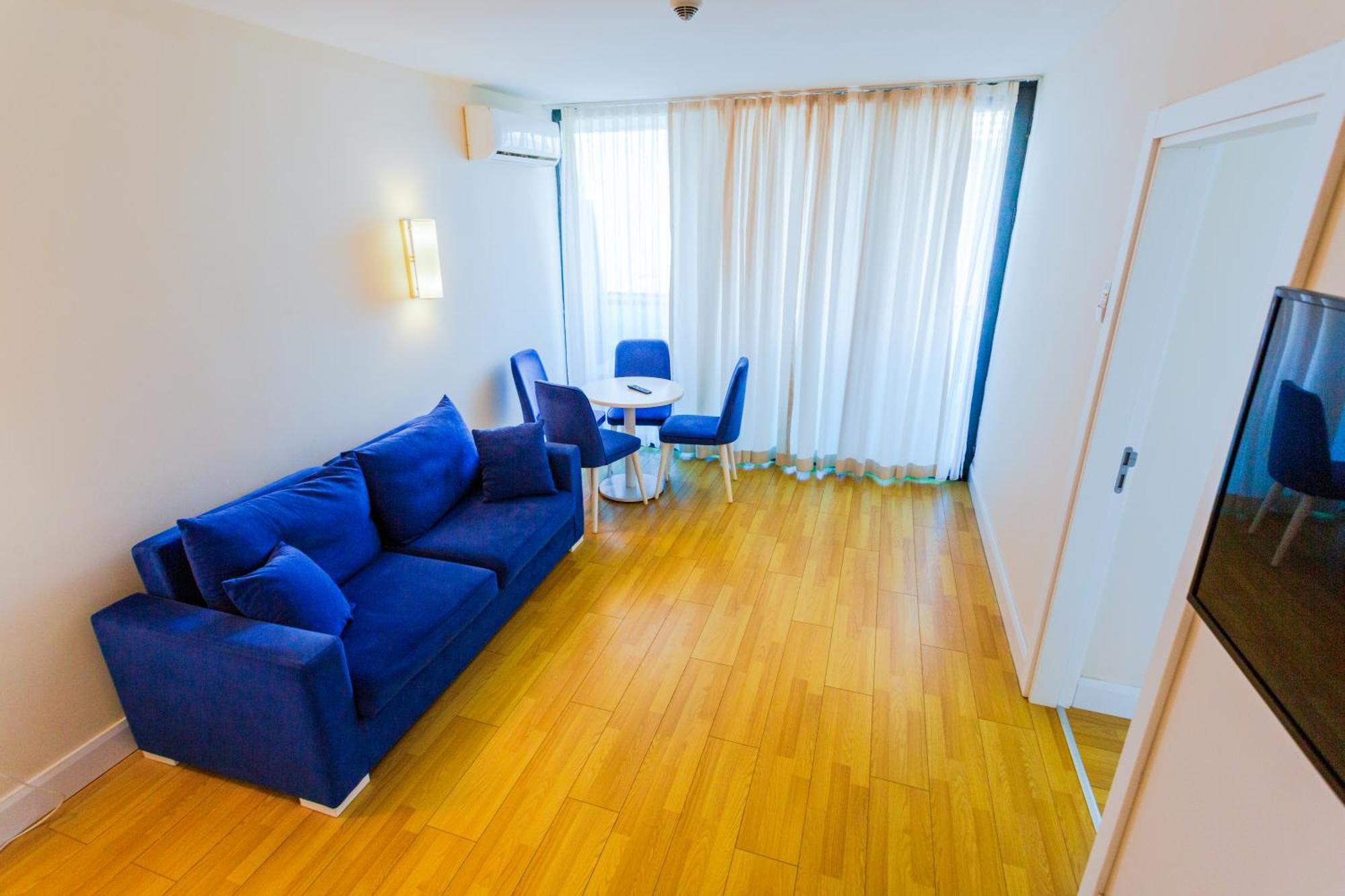 Best Location Apartments In Batoemi Buitenkant foto