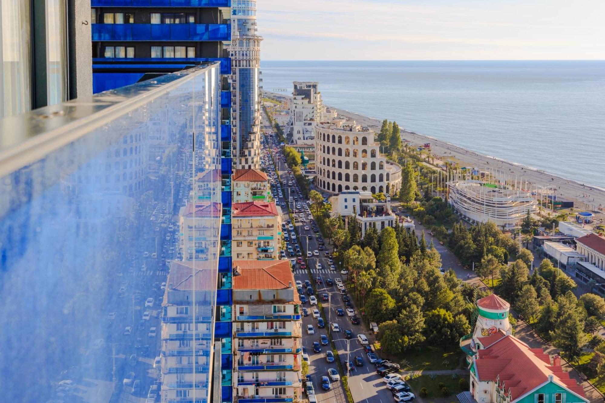 Best Location Apartments In Batoemi Buitenkant foto