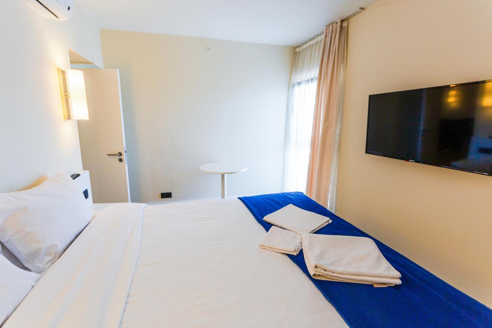 Best Location Apartments In Batoemi Buitenkant foto