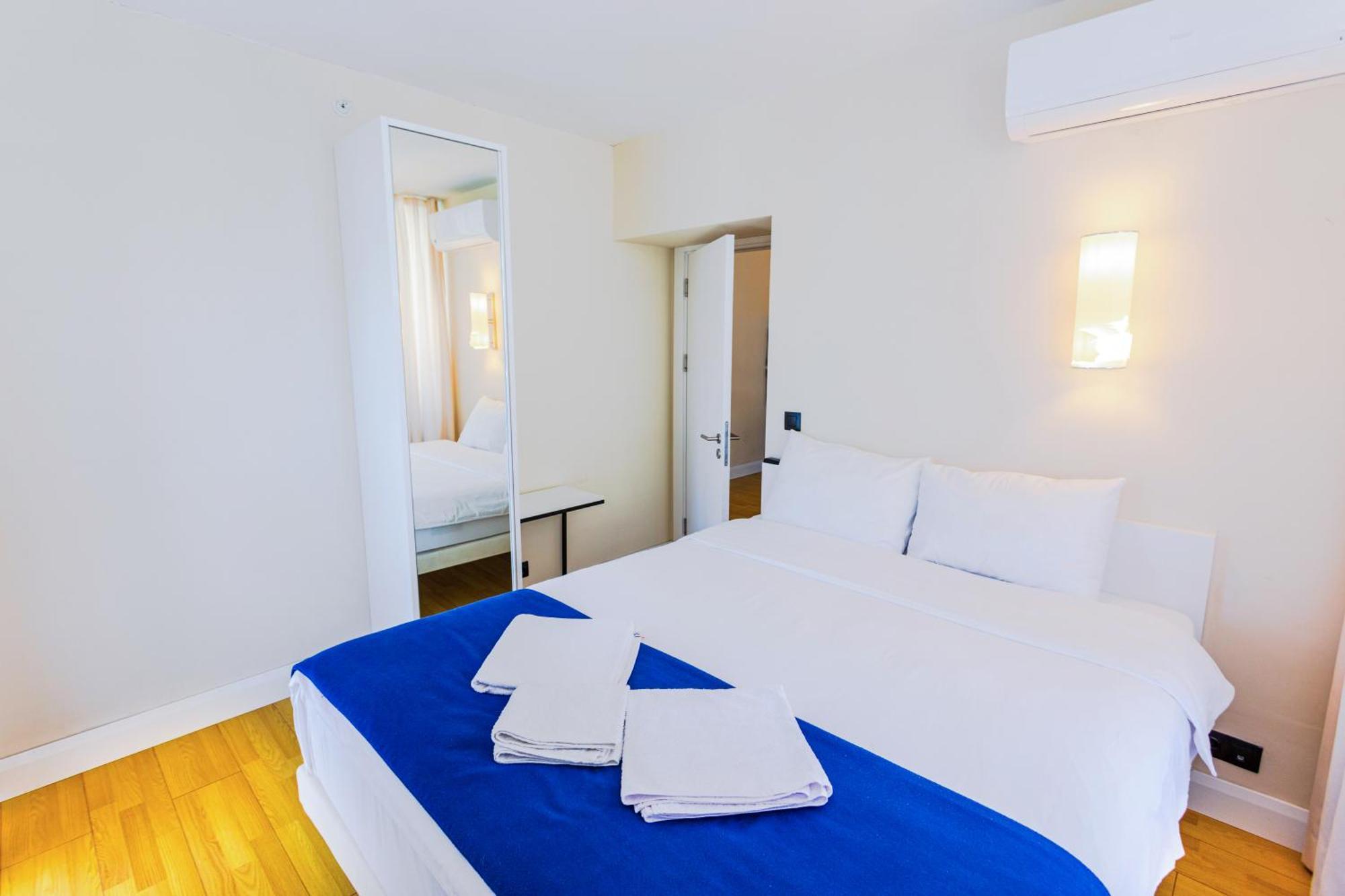 Best Location Apartments In Batoemi Buitenkant foto