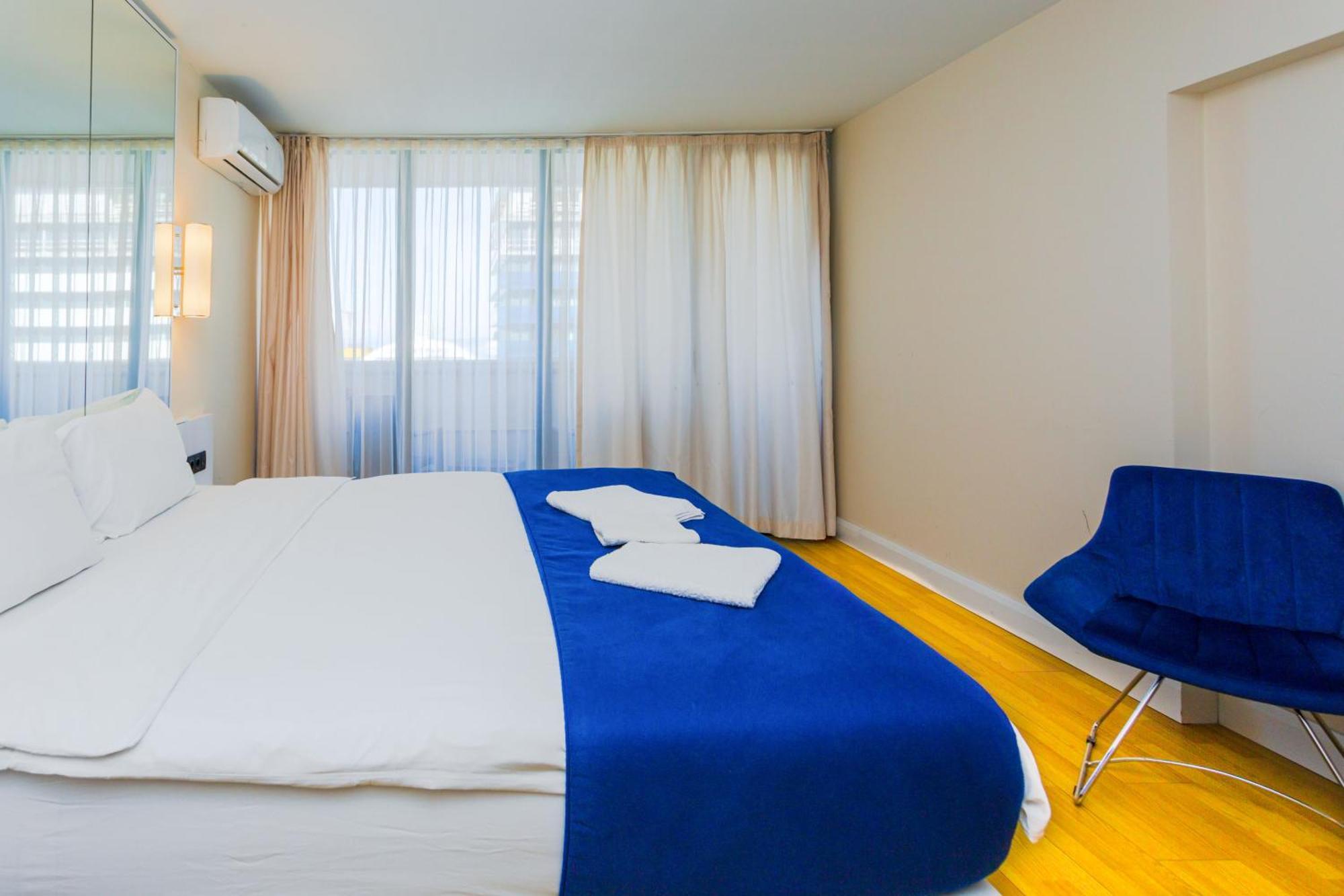 Best Location Apartments In Batoemi Buitenkant foto